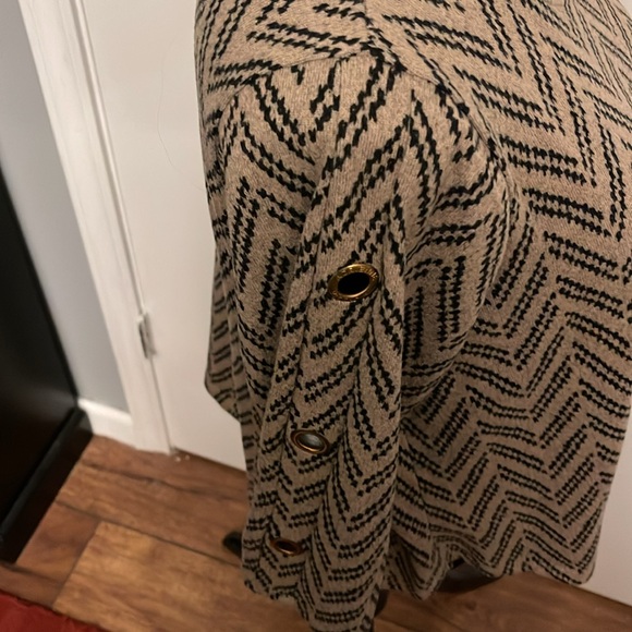 Top - Picture 5 of 7